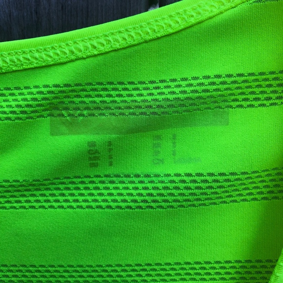 Forever 21 athletic neon yellow slit-back t-shirt - Picture 2 of 5